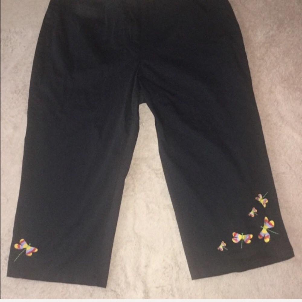 Butterfly Plus Size Capri Pants.  Size 24W